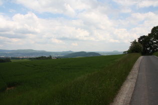 auf der Blauen Kuppe, dem ersten "Berg" der Etappe, Blick nach Nordosten