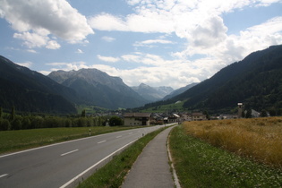 zwischen Taufers im Münstertal und Müstair, Blick auf Müstair