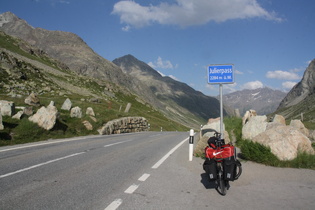 "Dach der Etappe": Julierpass, Passhöhe — Blick nach Osten