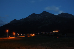 Blick über Surlej auf v. l. n. r.: den Piz Surlej und den Munt Arlas