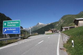 dieses Nufenen hat geografisch nichts mit dem Nufenenpass zu tun, im Hintergrund das Chilchalphorn