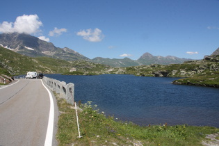 Blick über den Laghetto Moesola nach Norden