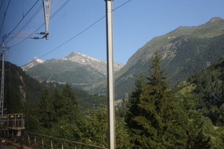 Bahnfahrt: Valle Leventina aus dem Zug heraus ist das alles nicht real ☹