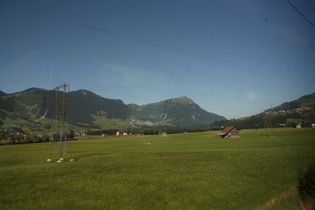 Bahnfahrt: Blick nach Nordosten bei Steinen