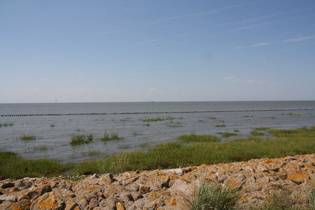 Blick auf die offene See über das Wurster Watt bei Flut