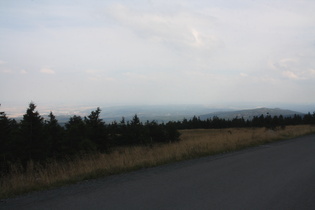 Blick über die Baumgrenze nach Südosten