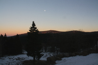 Mond und Brocken, vor Beginn der Abfahrt