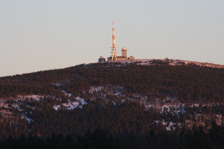 der Brockengipfel im letzten Sonnenlicht