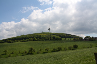 nördlich unterhalb von Köterberg (Lügde), Blick auf den Köterberg