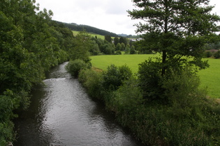 die Lenne bei Gleierbrück, Blick flussabwärts