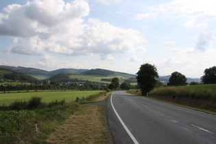 Anstieg zwischen Hellefeld und Arnsberg, Blick über Hellefeld nach Süden