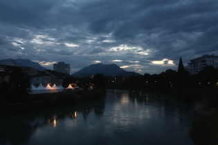 die Drau in Villach, Blick flussaufwärts …