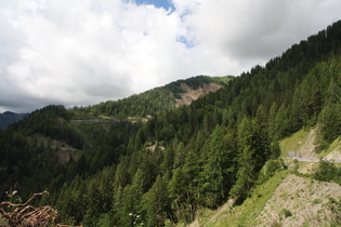 Blick auf die Kehrengruppe am Südhang des Monte Palone