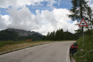 "Dach der Etappe": Sella di Rioda — Blick nach Westen …