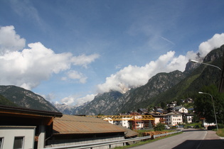 "Einrollen" in Auronzo di Cadore, Blick nach Nordwesten …