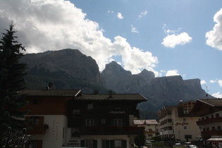 Blick von Corvara auf die Sellagruppe