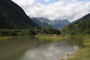 der Antholzerbach zwischen Oberrasen und Antholz-Niedertal, Blick flussaufwärts, im Hintergrund die Rieserfernergruppe, …