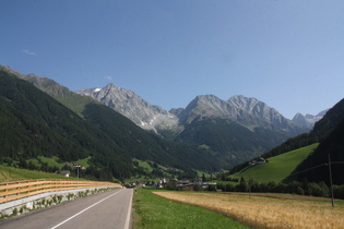 Blick vom Etappenstart auf den Kernort von Antholz-Mittertal