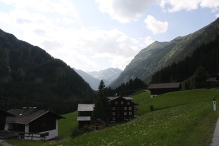 Blick über das Defereggental bis zur Rieserfernergruppe