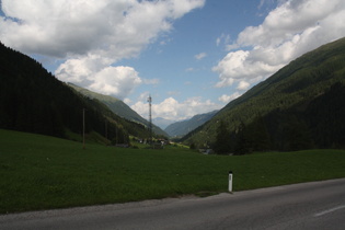 Blick über Maria Hilf und St. Jakob in Defereggen bis zum Großglockner