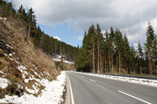 B498 zwischen Vorstaumauer und Altenau, Blick nach Norden …