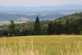 Zoom auf den Thüringer Wald mit Großem Inselsberg