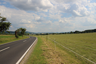 … und Blick nach Süden, am Horizont die Rhön