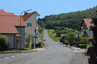 Steilstück mit über 10 % zwischen Elters und Steens, unteres Ende in Elters, Blick nach Osten