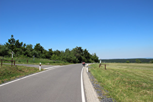 "Dach der Etappe": Hochrhönstraße; Blick nach Norden …