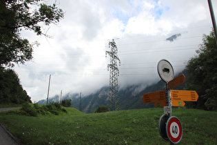 wolkenverhangener Etappenstart in Horgenberg