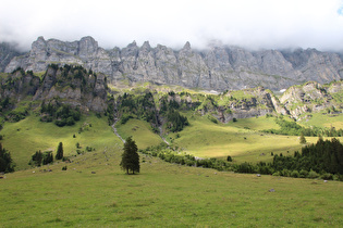 Urnerboden, Blick Richtung Jegerstöck (in Wolken)