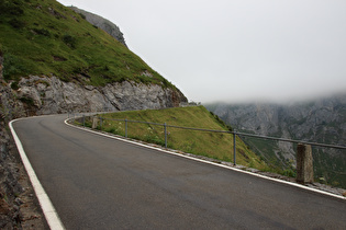 Blick bergauf, wo der Hang weniger steil abfällt