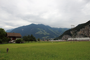 … Blick Richtung Schächental …