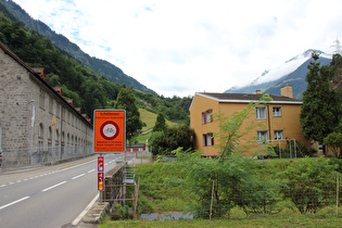 ein grässliches Schild in Amsteg