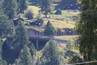 Zoom auf die zweitunterste Serpentine der Westrampe des Nufenenpasses