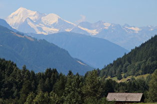 Zoom auf die Waliser Alpen