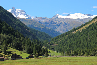 Zoom auf v. l. n. r.: Klein Matterhorn, Theodulhorn und Furgghorn