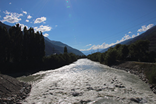 … und Blick flussabwärts; Mündung der Vispa in die Rhone