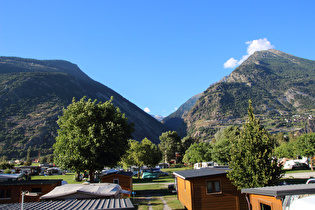 Blick über Gampel und die Lonzaschlucht Richtung Sackhorn