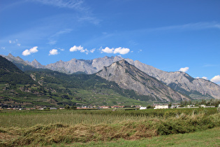 weiter flussabwärts, Blick auf den L'Ardève, dahinter v. l. n. r.: Dent de Chamosentze und Haut de Cry