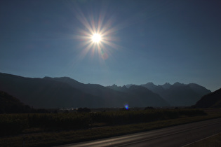 südlich von Aigle, Abendstimmung über den Préalpes de Savoie