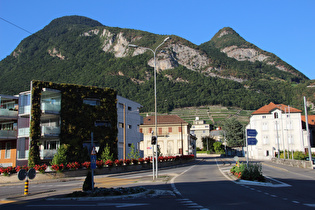 in Aigle, Beginn der gemeinsamen Südrampe des Col des Mosses und des Col du Pillon