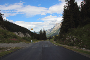 Ostrampe des Coldu Pillon, Blick nach Osten ins Saanenland