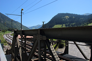 die Simme zwischen Blankenburg und Zweisimmen, Blick flussaufwärts …