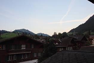 Morgenstimmung in Zweisimmen, Blick Richtung Saanenmöser …