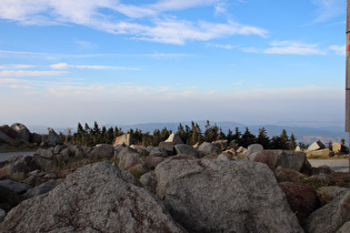 Blick vom Gipfelbereich nach Norden