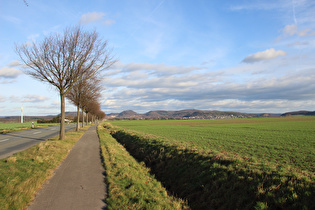 … und Blick nach Nordwesten auf den Homburg