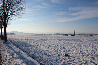 … und Blick zum Südteil des Deisters und zum Gehrdener Berg