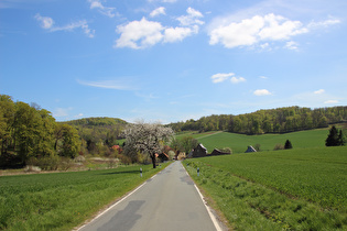 etwas weiter, Blick über Völkershausen nach Süden