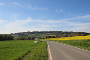 Blick über Golmbach auf die Südflanke der Rühler Schweiz